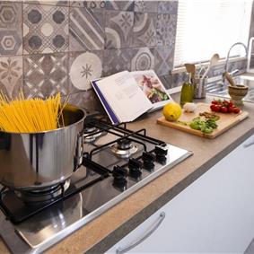 3 bedroom villa with jacuzzi, Castellammare del Golfo, sleeps 4-6